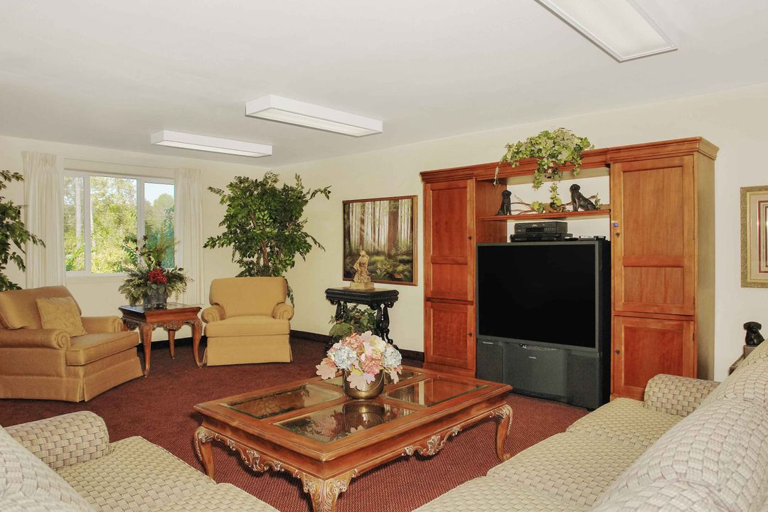 The Woods At Holly Tree Gracious Retirement Living (UPDATED) Get